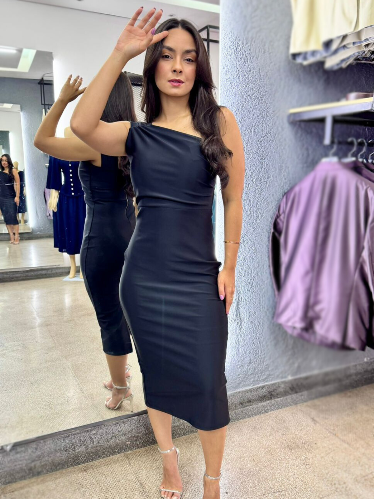 VESTIDO PRETO X ....