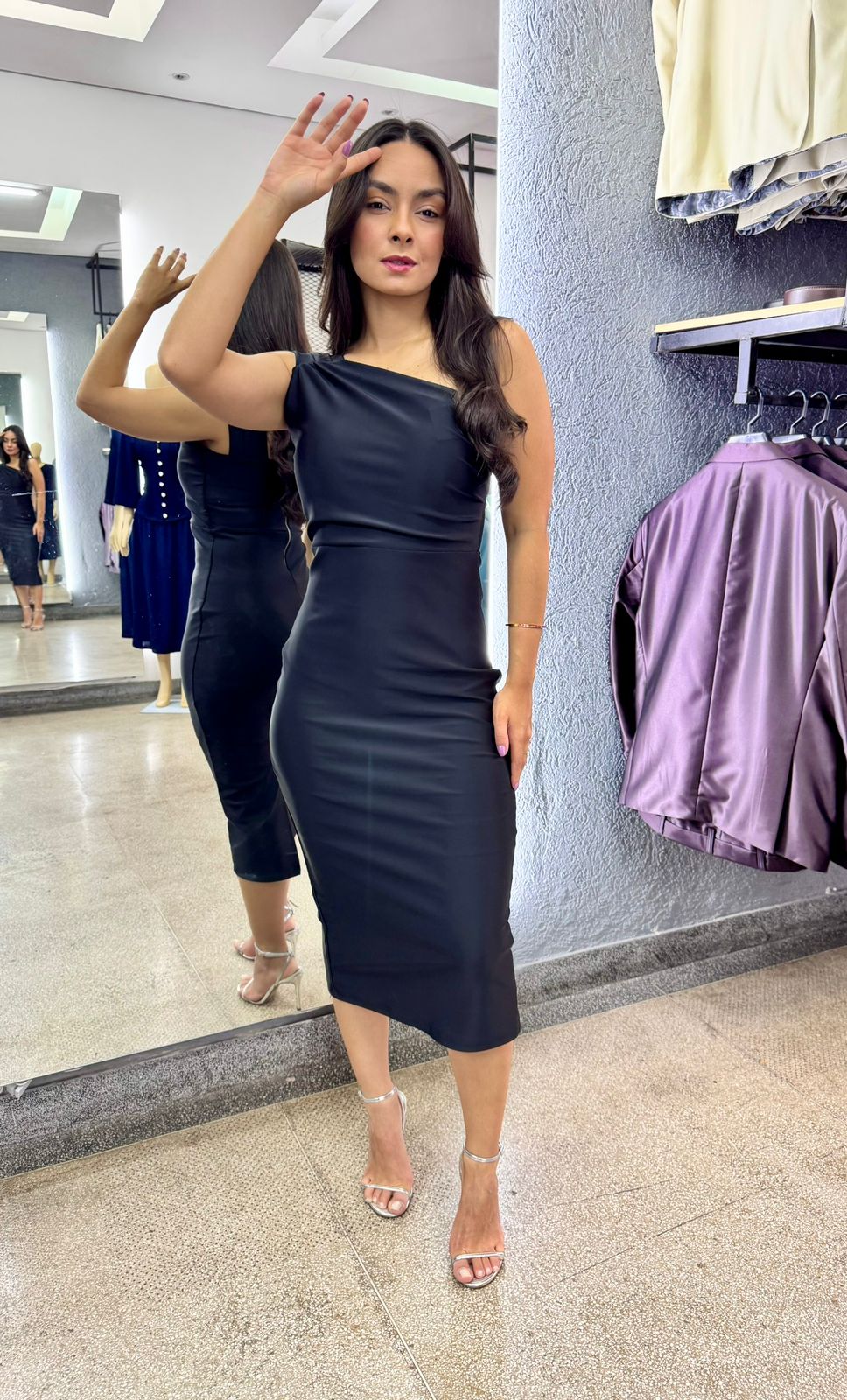 VESTIDO PRETO X ....