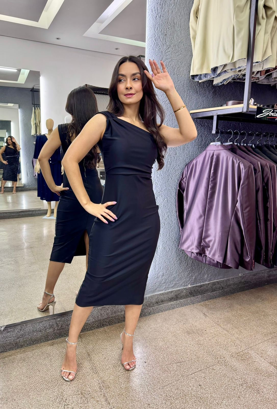 VESTIDO PRETO X ....