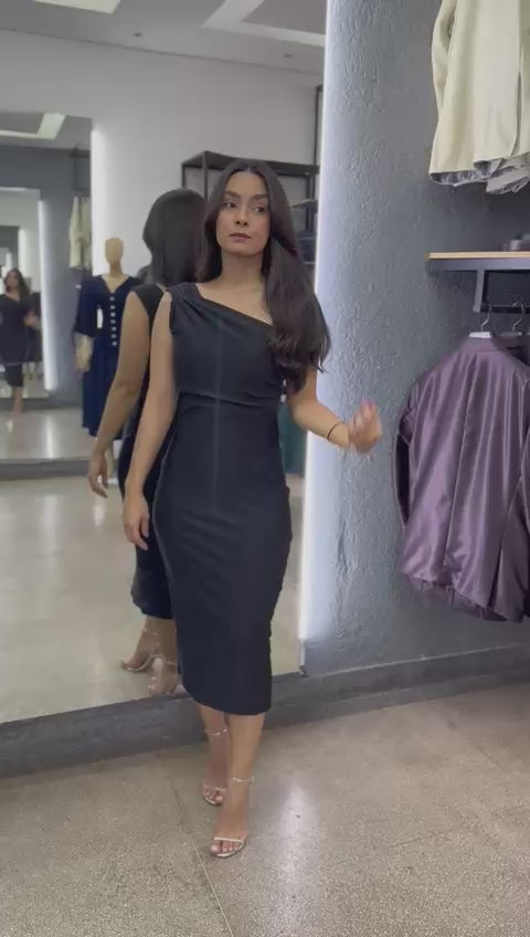 VESTIDO PRETO X ....